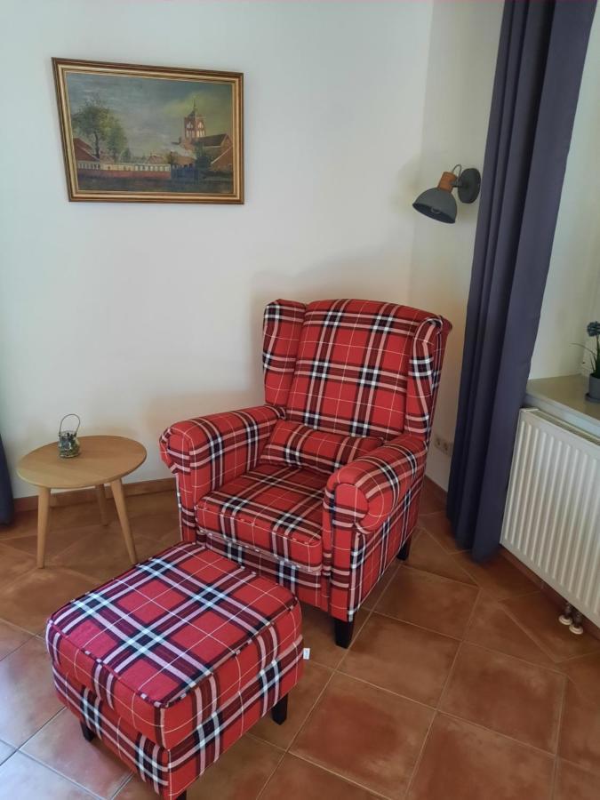 Tolles Ferienhaus In Pilsum - Ferienhaus Trientje - Mit Garten Und Ueberdachter Terrasse Esterno foto